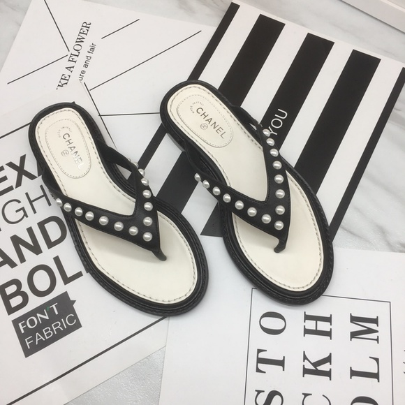 CHANAL SLIPPERS
